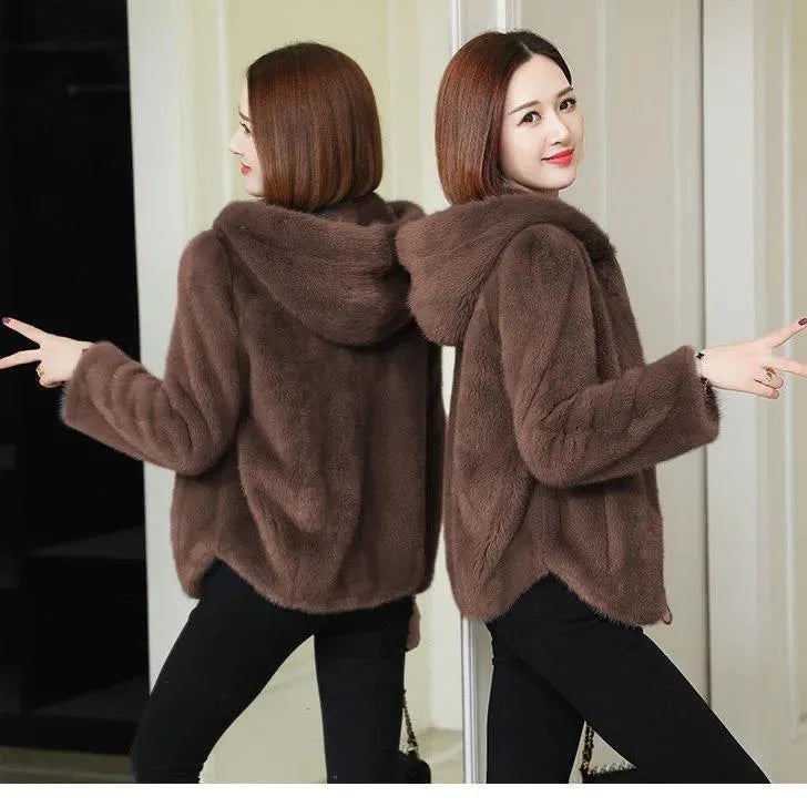 Damen Kurzjacke mit Kapuze aus weichem Material - verschiedene Farben