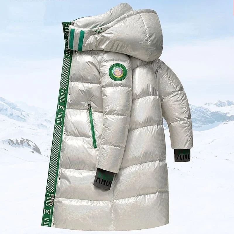 Langer glänzender Winterparka mit Kapuze und Reißverschlusstaschen