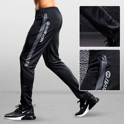 Herren Sport Trainingshose Schwarz mit Farbstreifen Jogginghose Elastischer Bund Reißverschlusstaschen