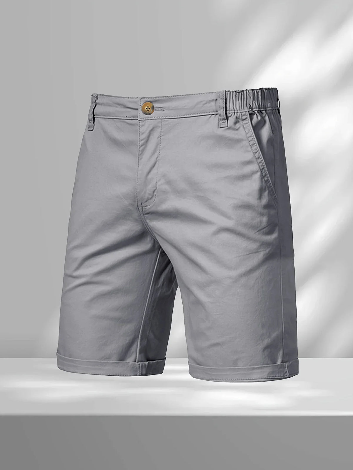 Herren Chino Shorts mit elastischem Bund, Knopfverschluss und Krempelbein
