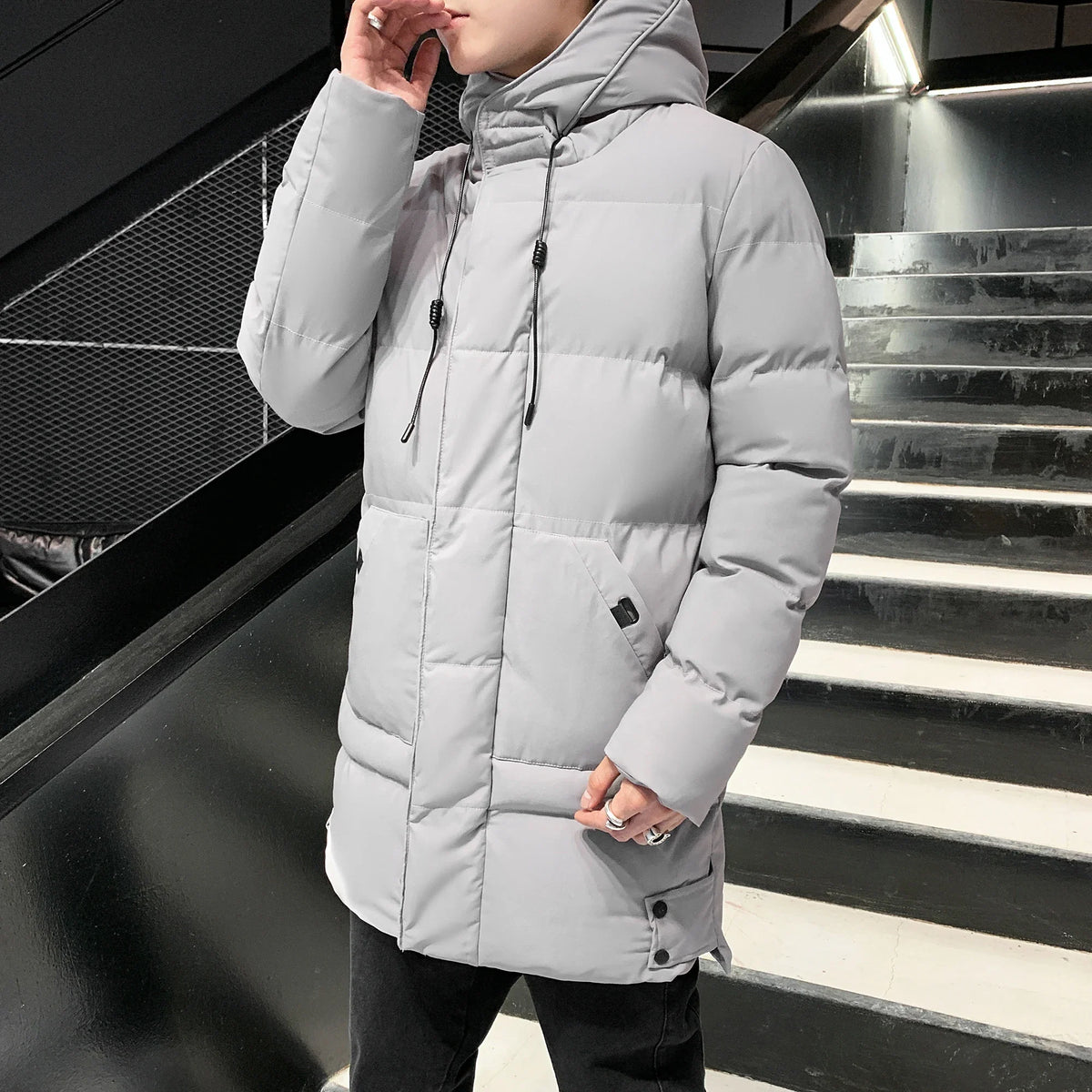 Herren Langer Winter Steppmantel mit Kapuze – Warm gefüttert