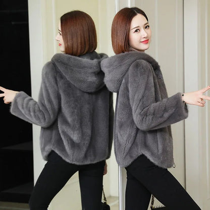 Damen Kurzjacke mit Kapuze aus weichem Material - verschiedene Farben