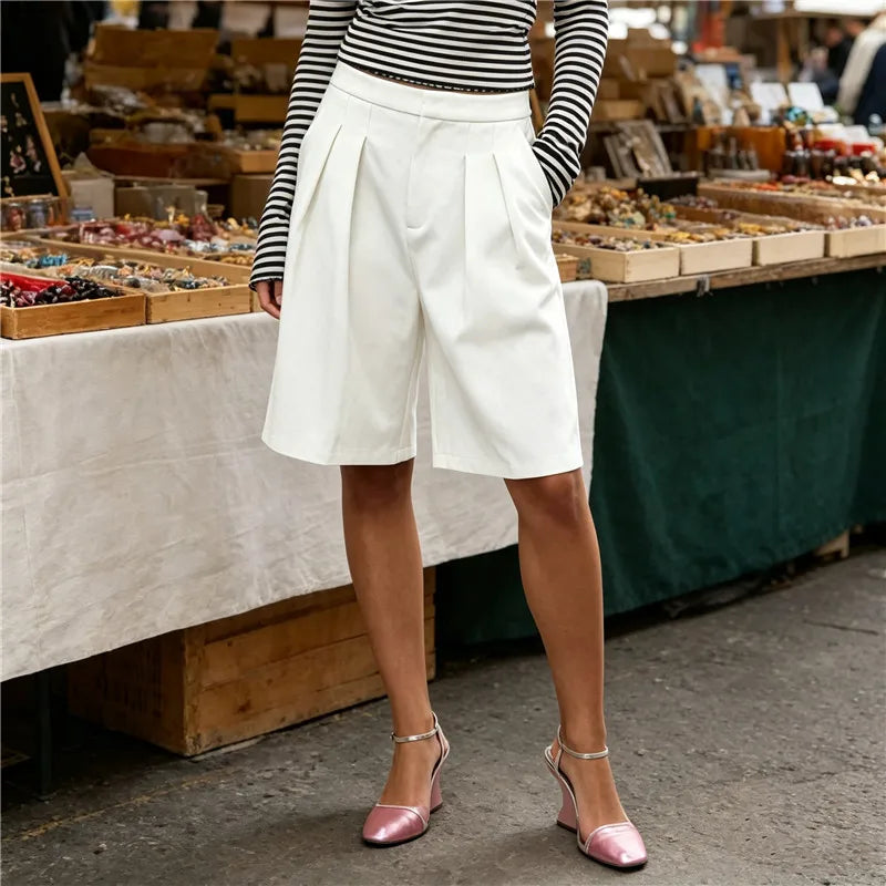 Damen Bermuda Shorts mit Bundfalten und weitem Bein