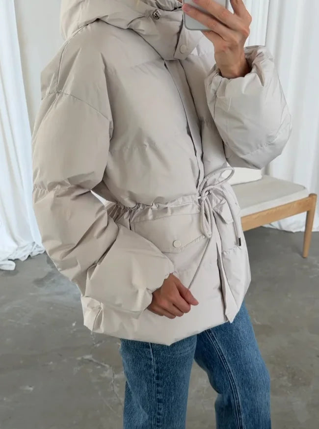 Damen Pufferjacke mit Kapuze und Tunnelzug Kurz Cremeweiß
