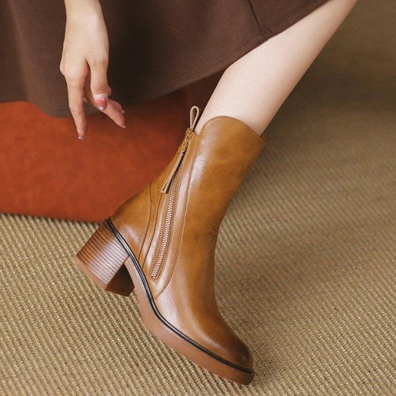 Damen Stiefelette mit Absatz – Eleganter Veganem Leder-Look für Alltag & Büro