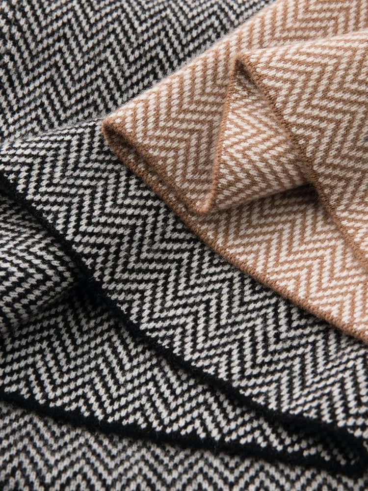 Damen Strickhose weit geschnitten mit Fischgrätmuster und seitlichen Taschen