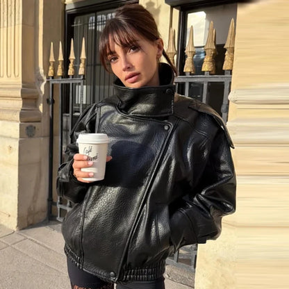 Damen Jacke im Leder-Look mit Stehkragen und asymmetrischem Verschluss