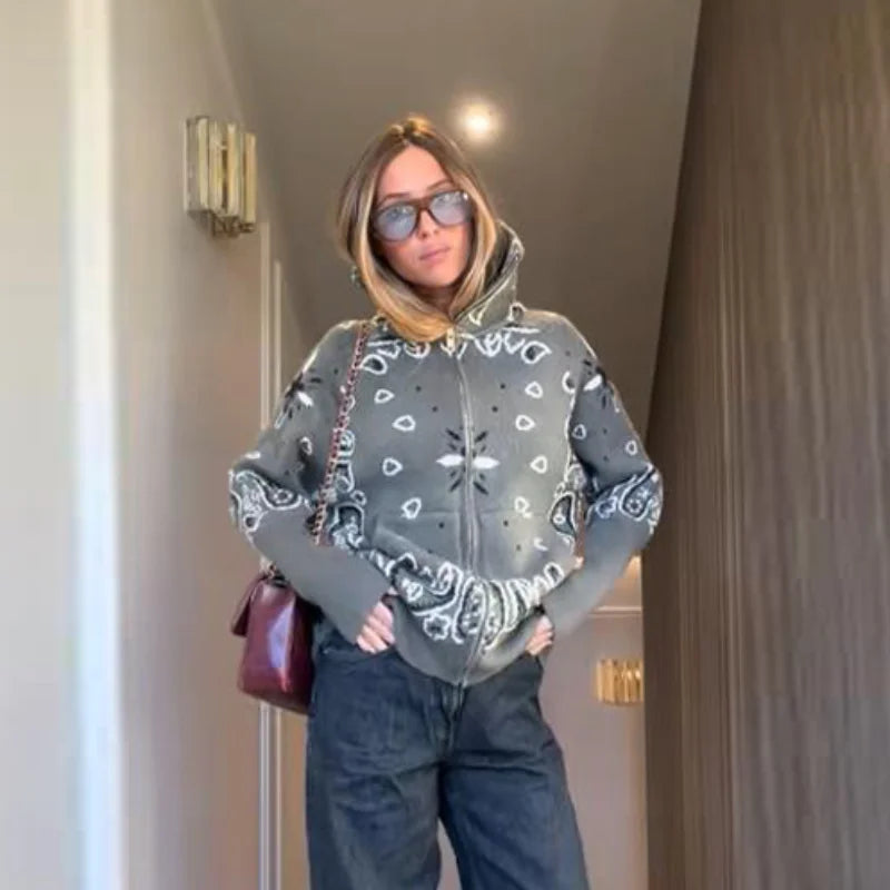 Damen Strickjacke mit Reißverschluss, Stehkragen & Bandana-Muster