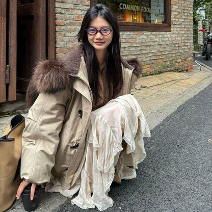 Damen Winterjacke mit Kapuze und Fellkragen Beige
