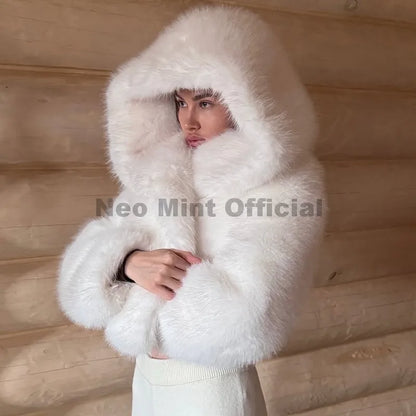 Kurze Damen Kunstfelljacke mit Kapuze Weiß Winter