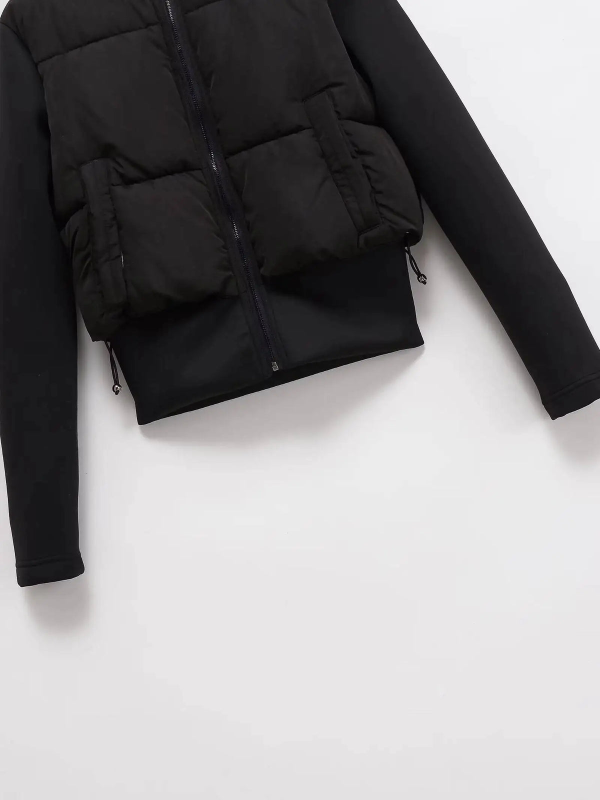 Kurze Steppjacke mit Kapuze für Damen