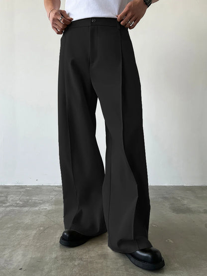 Weite Herrenhose mit hohem Bund und Bundfalten, verschiedene Farben