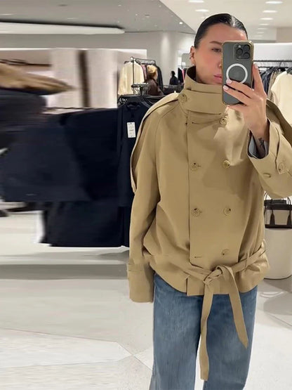 Kurze Trenchjacke Damen Beige Doppelreihig mit Bindegürtel Stehkragen