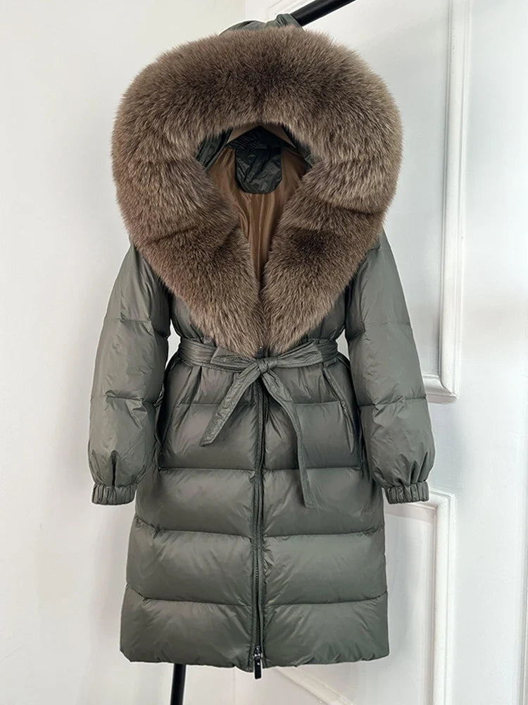 Damen Daunenmantel Schwarz mit Echtfellkragen und Bindegürtel Langer Winterparka