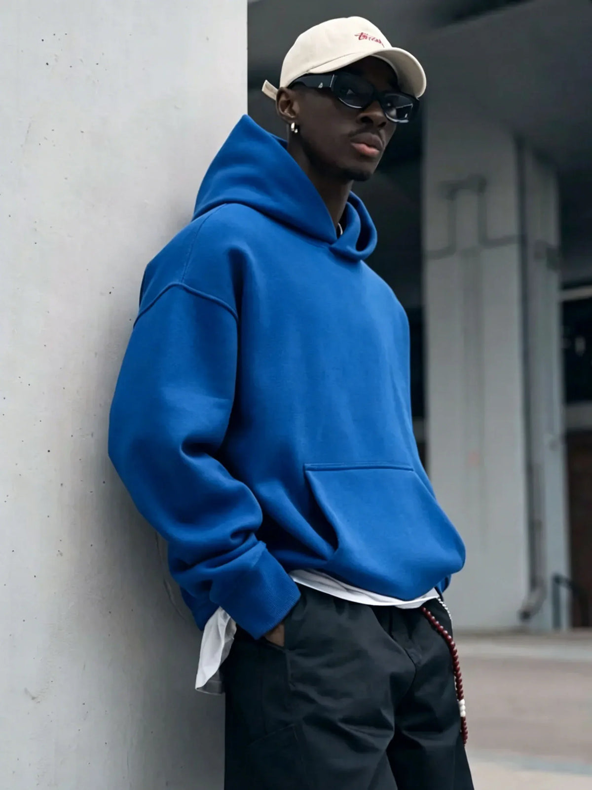 Unisex Hoodie mit Kängurutasche – Oversized, einfarbig