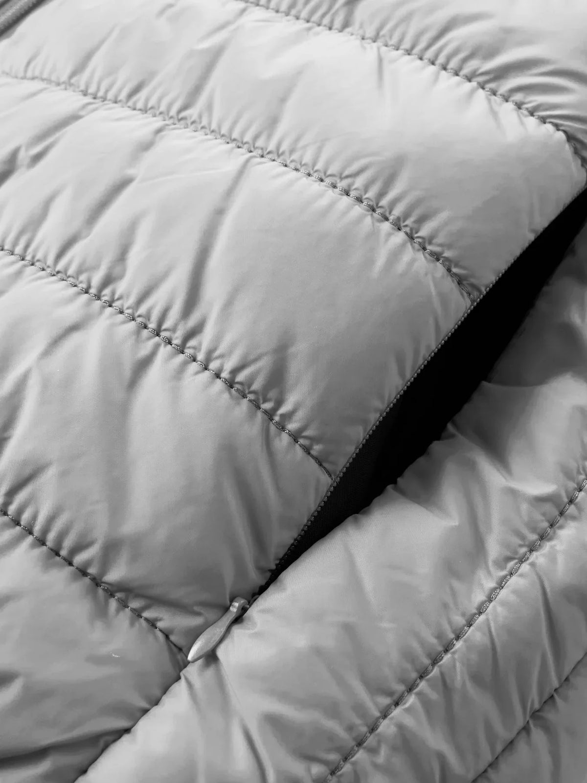 Gesteppte Daunenjacke mit Kapuze für Herren, Reißverschluss, Winterjacke