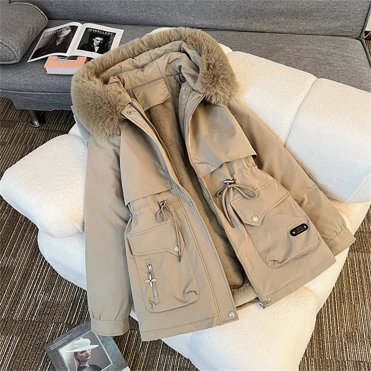 Winterparka Damen mit Kunstfellkapuze und Kordelzug in der Taille