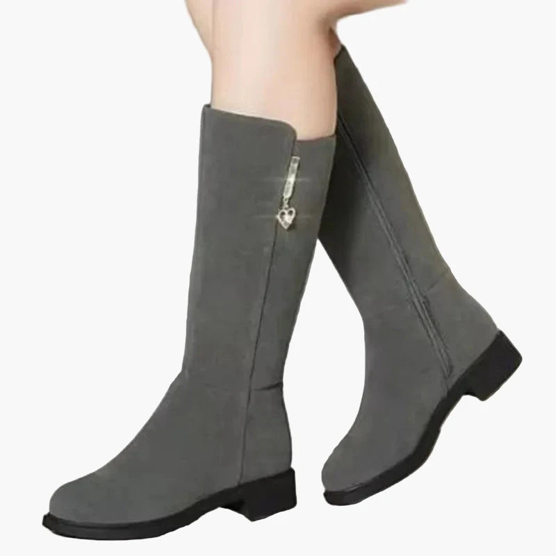 Damen Stiefel mit Herzanhänger – Modische kniehohe Boots für Alltag und Freizeit