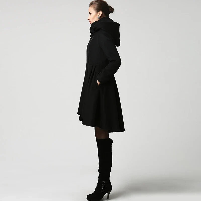 Damen Wintermantel Schwarz mit Stehkragen Asymmetrischem Saum & Reißverschluss