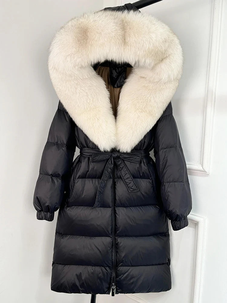 Damen Daunenmantel Schwarz mit Echtfellkragen und Bindegürtel Langer Winterparka