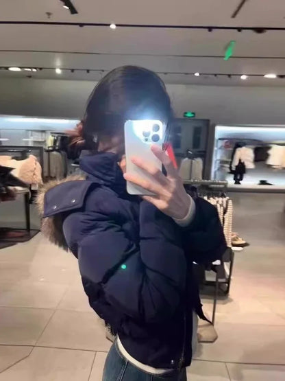 Kurze Steppjacke mit Kapuze und Fellimitat-Besatz für Damen
