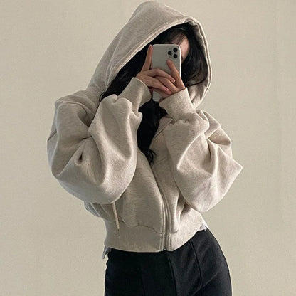 Kurzer Damen Kapuzenpullover mit Reißverschluss und Bauchtaschen