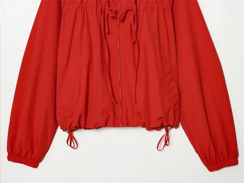 Damen Kurzjacke mit Kapuze und Reißverschluss – Leicht und Wetterfest