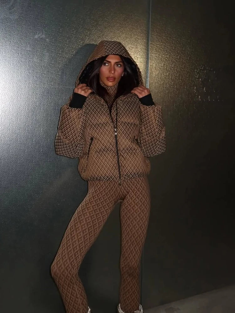 Damen Set mit Steppjacke, Langarmshirt und Hose, Rautenmuster Braun