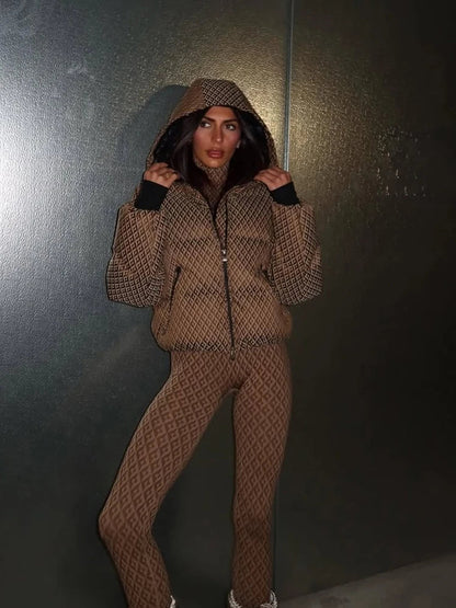 Damen Set mit Steppjacke, Langarmshirt und Hose, Rautenmuster Braun