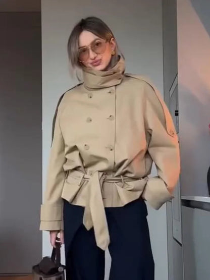 Kurze Trenchjacke Damen Beige Doppelreihig mit Bindegürtel Stehkragen