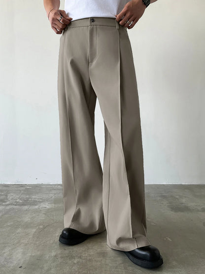 Weite Herrenhose mit hohem Bund und Bundfalten, verschiedene Farben