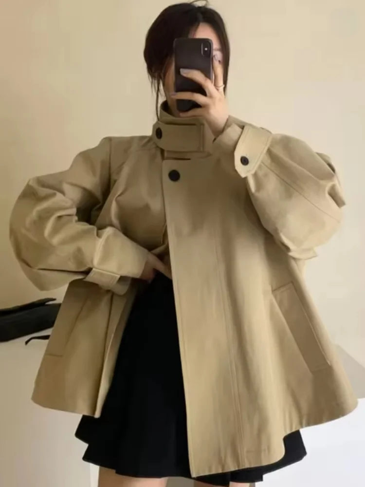 Damen Jacke im Oversize-Stil mit Kapuze und Stehkragen