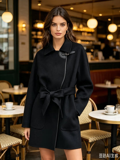 Kurzer Damen Wickelmantel mit Gürtel und Schnallendetail
