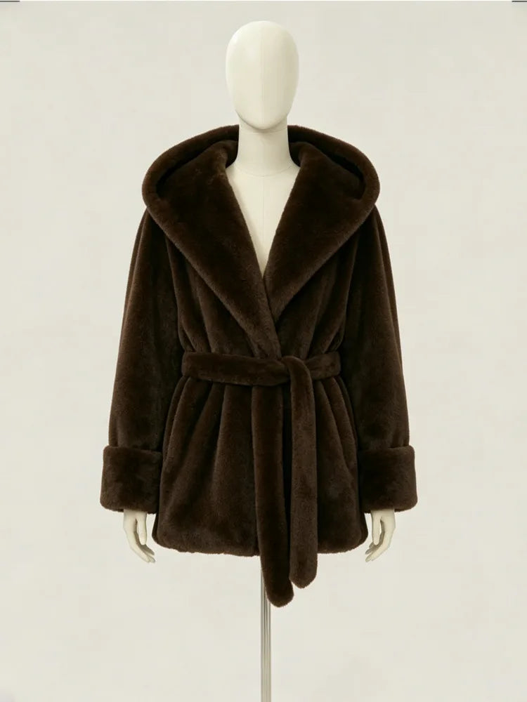 Kurzer Damen Mantel mit Kapuze und Gürtel, Braun