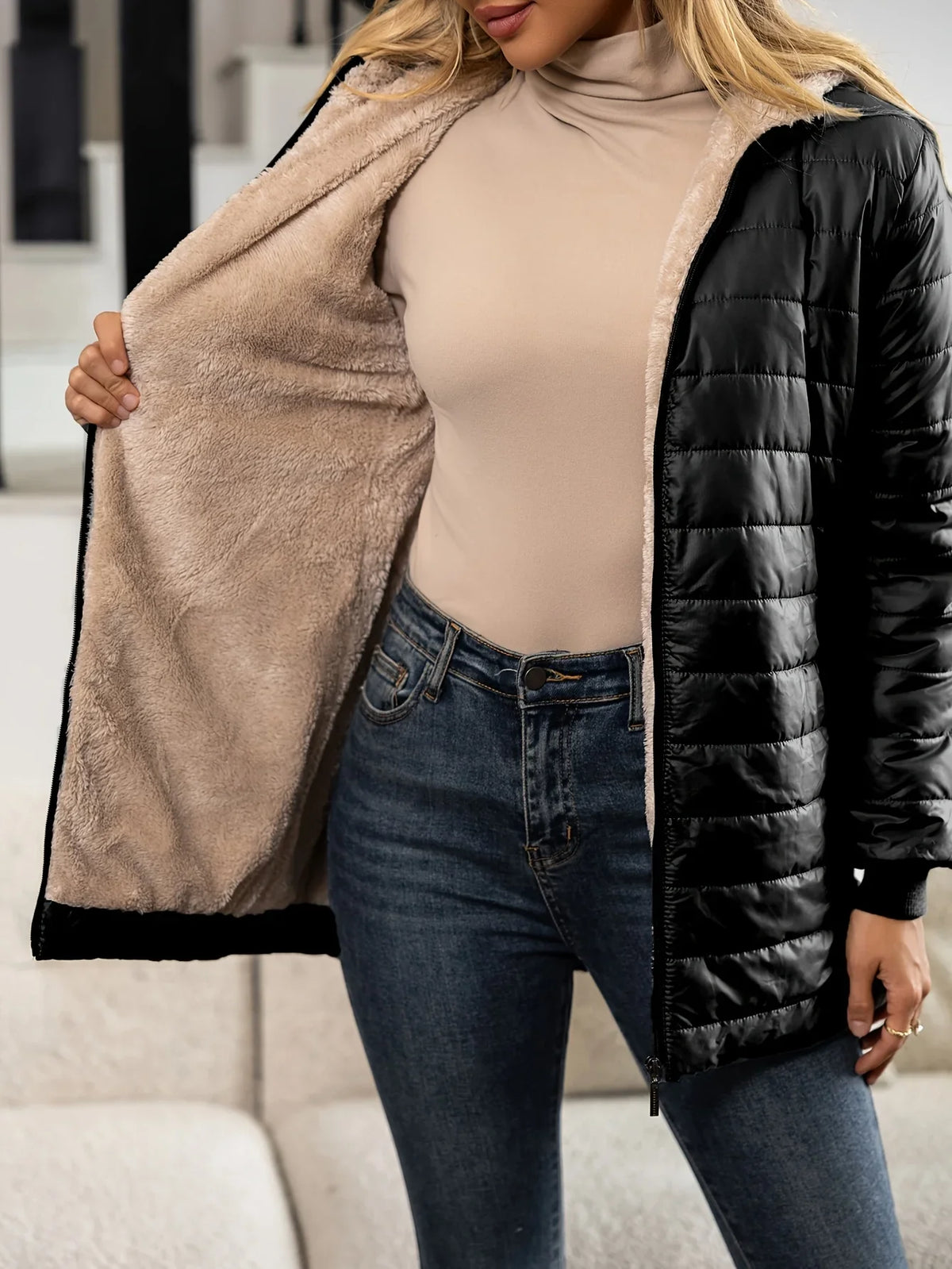 Damen Steppjacke mit Kapuze und Plüschfutter