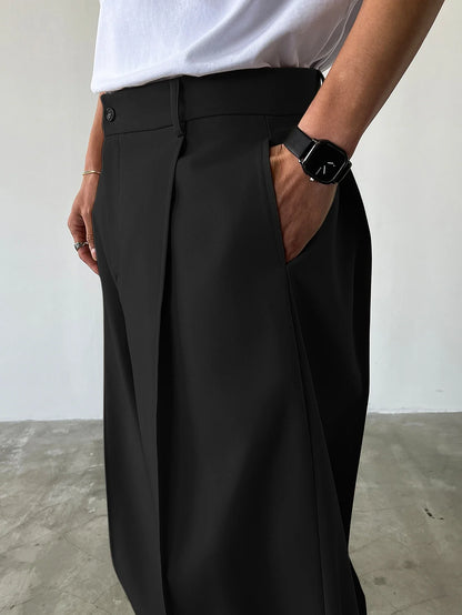 Weite Herrenhose mit hohem Bund und Bundfalten, verschiedene Farben