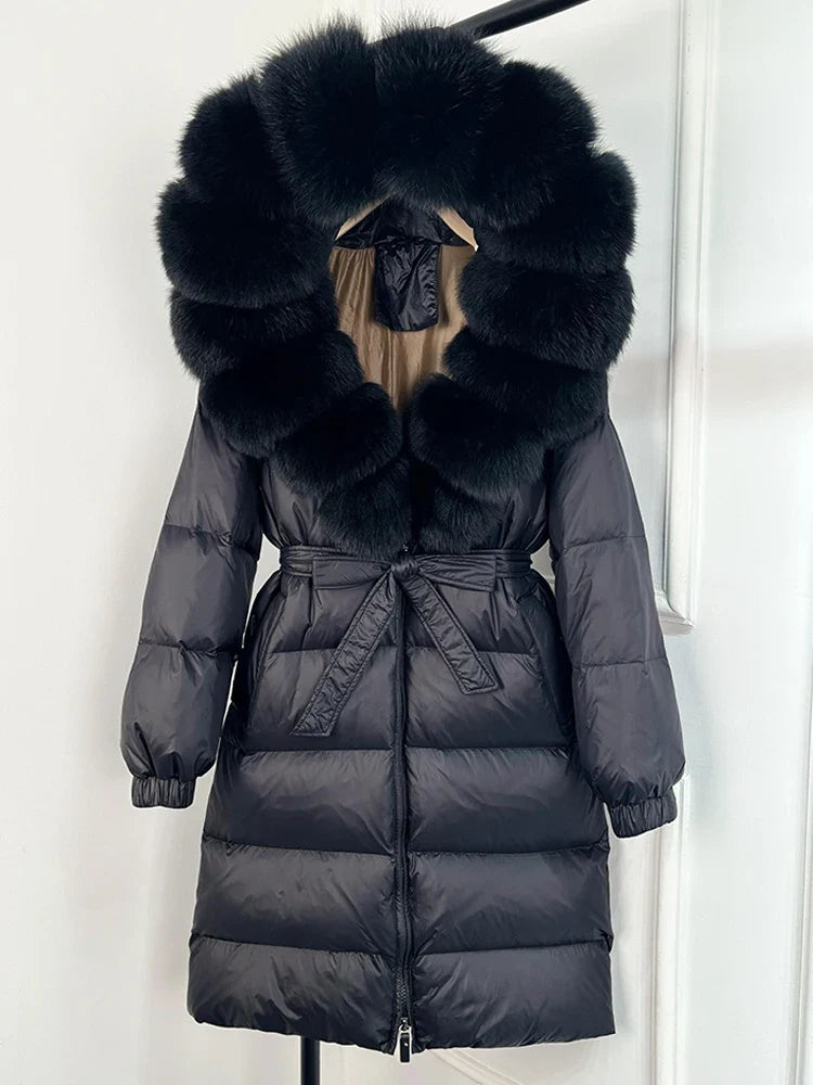 Damen Daunenmantel Schwarz mit Echtfellkragen und Bindegürtel Langer Winterparka