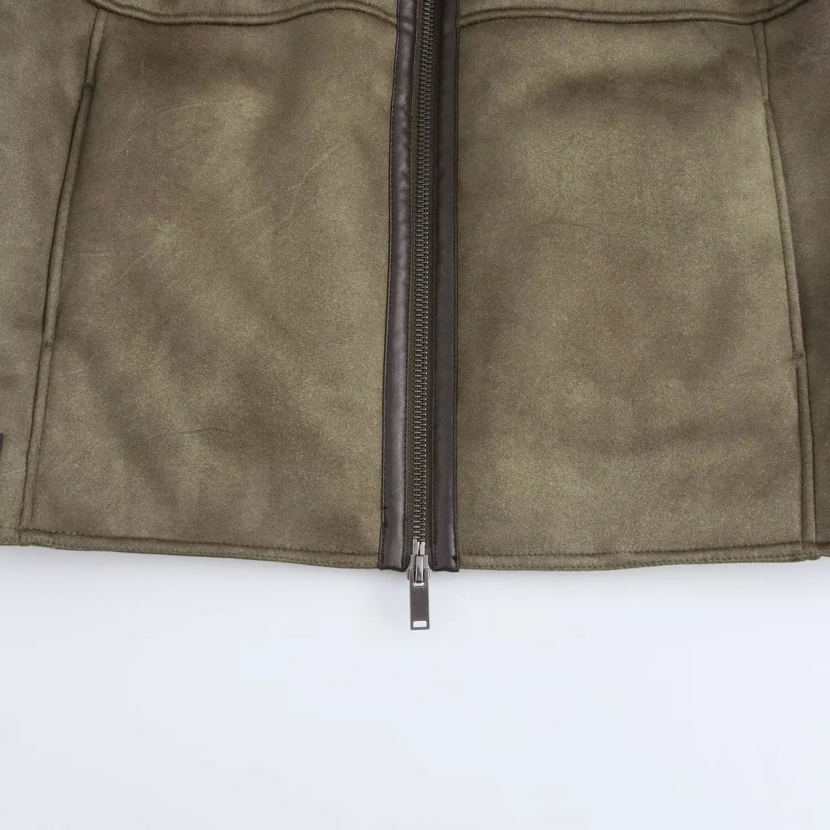 Grüne Damen Jacke mit Kapuze, Reißverschluss und Teddyfutter