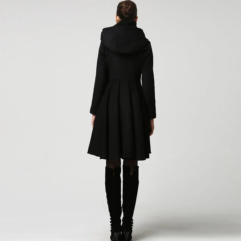 Damen Wintermantel Schwarz mit Stehkragen Asymmetrischem Saum & Reißverschluss