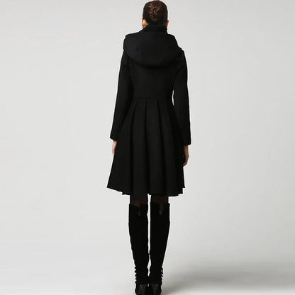 Damen Wintermantel Schwarz mit Stehkragen Asymmetrischem Saum & Reißverschluss
