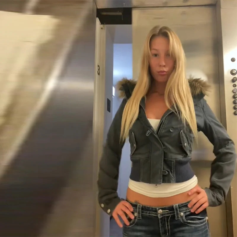 Damen Winterjacke mit Fellkapuze & Rippbündchen