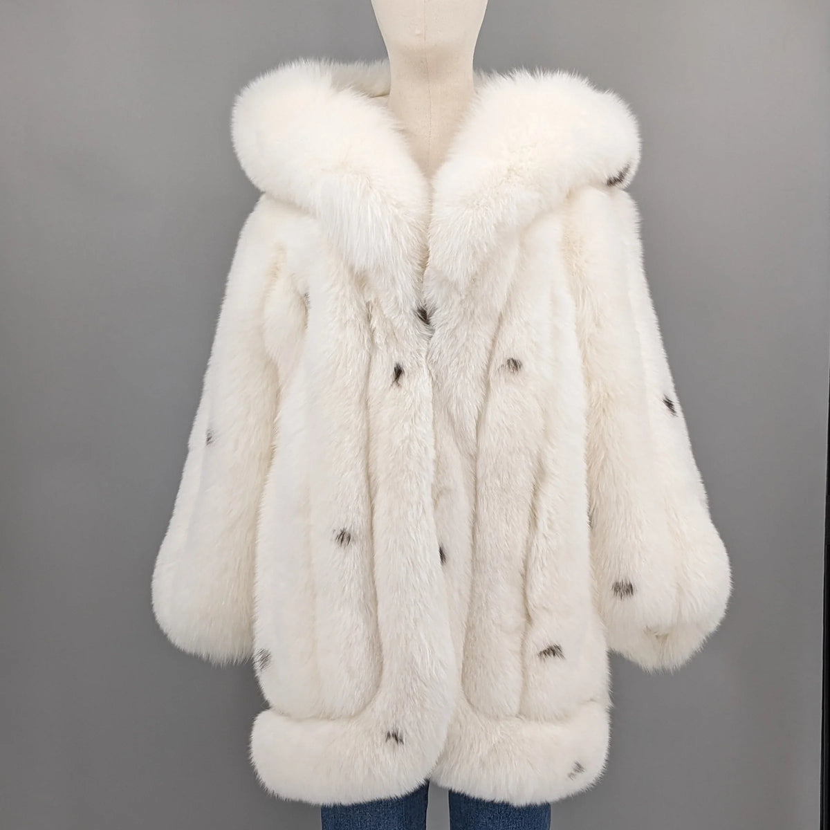 Damen Winterjacke Weiß mit Kapuze und Flecken