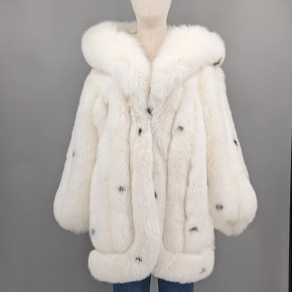 Damen Winterjacke Weiß mit Kapuze und Flecken