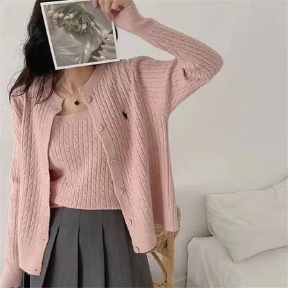 Damen Strick Set Cardigan mit Rundhals und Trägertop Zopfmuster
