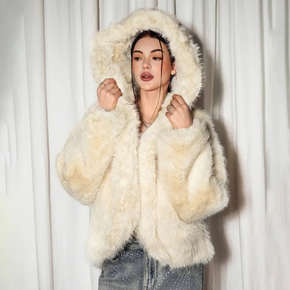 Damen Kunstpelzjacke Cremeweiß Kurz Kuschelig Winter Elegant