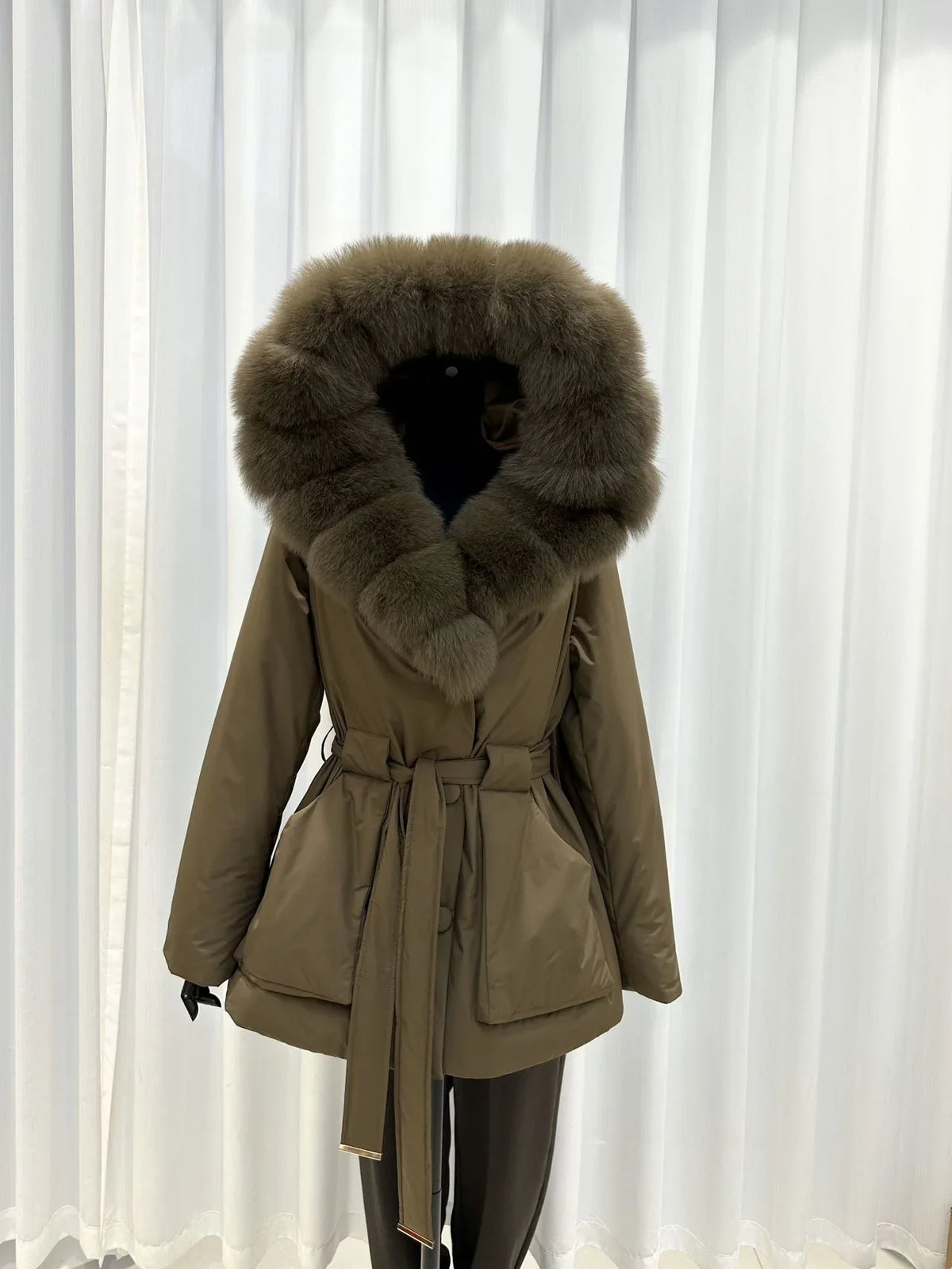 Damen Winterjacke mit Fellkapuze und Bindegürtel, Schwarz