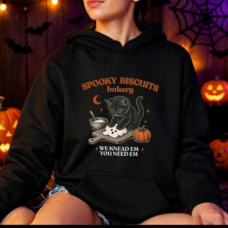 Unisex Hoodie mit „Spooky Biscuits Bakery“ Katze Print und Kängurutasche