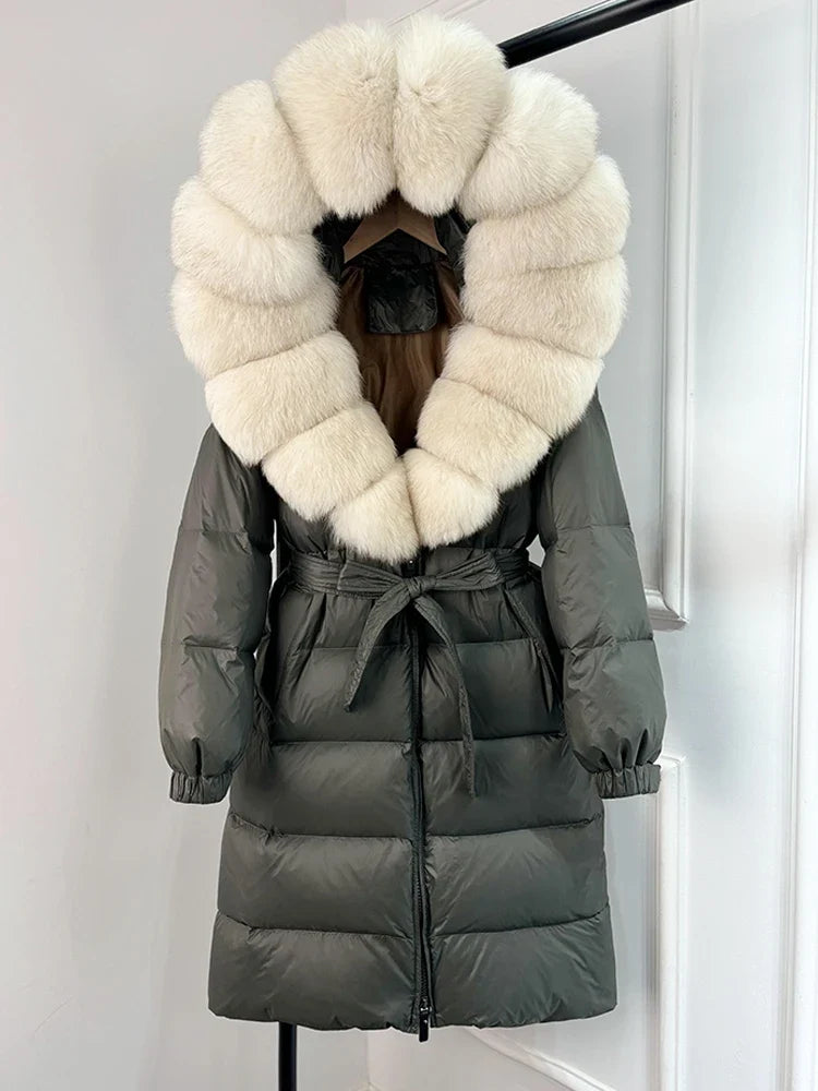 Damen Daunenmantel Schwarz mit Echtfellkragen und Bindegürtel Langer Winterparka