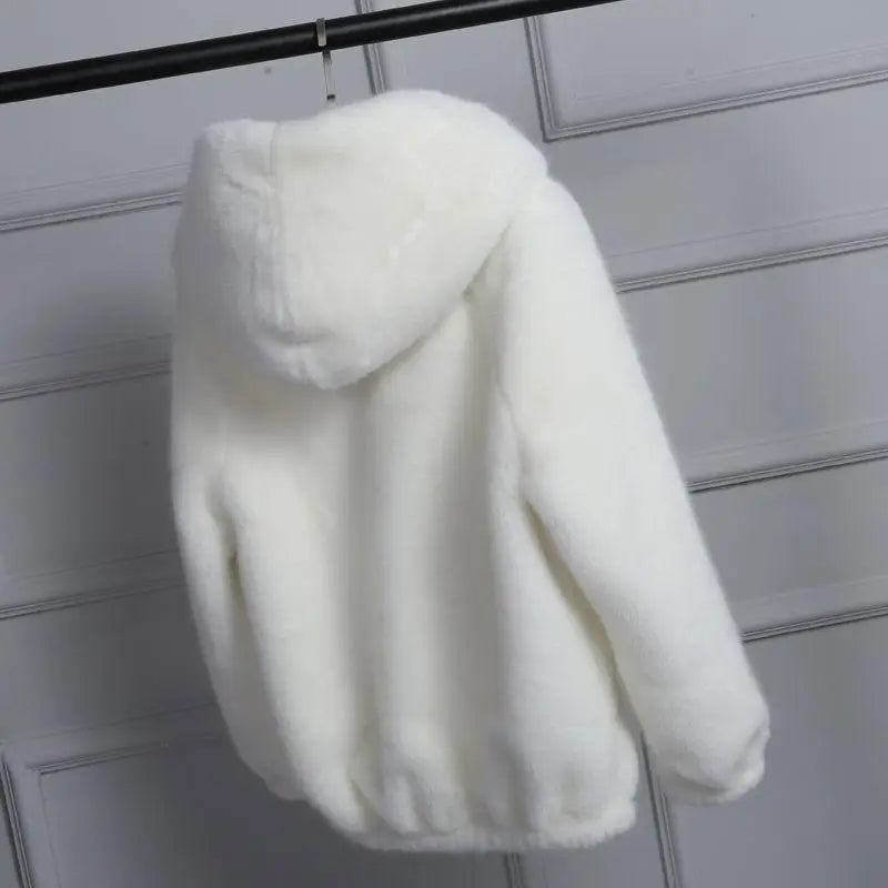 Kurze Kunstfelljacke Damen Kapuze flauschig mit elastischem Saum