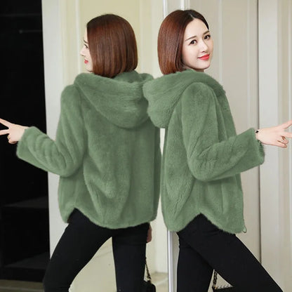 Damen Kurzjacke mit Kapuze aus weichem Material - verschiedene Farben